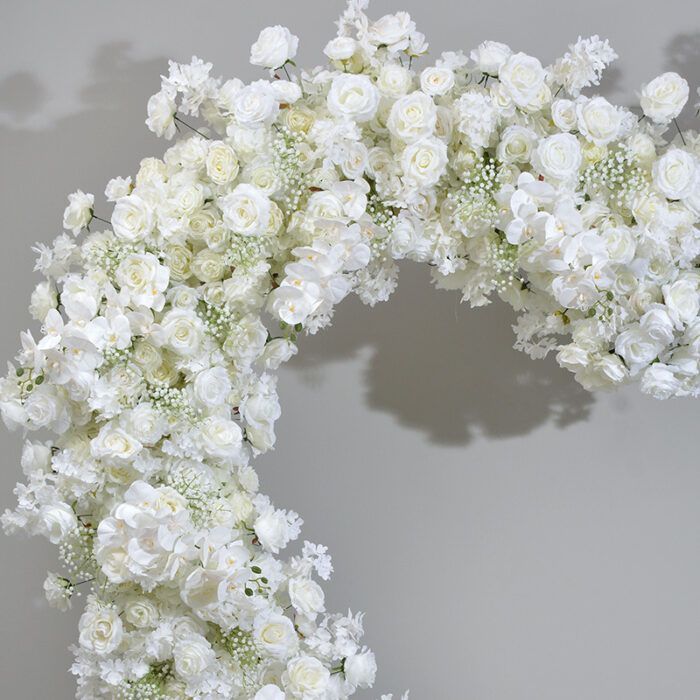 Chic Heart-Shaped Arch with White Roses and Baby’s Breath for Romantic Wedding Decor