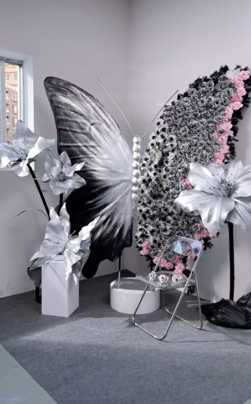 Luxury Black and Silver Gradient Butterfly Decor with Pink Rose Arrangement