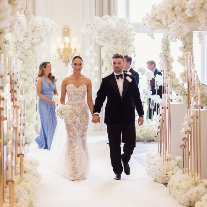 Sophisticated Luxury Wedding Decor: Greenery Arch with White Roses for a Perfect Wedding