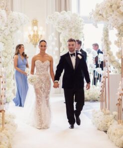 Sophisticated Luxury Wedding Decor: Greenery Arch with White Roses for a Perfect Wedding