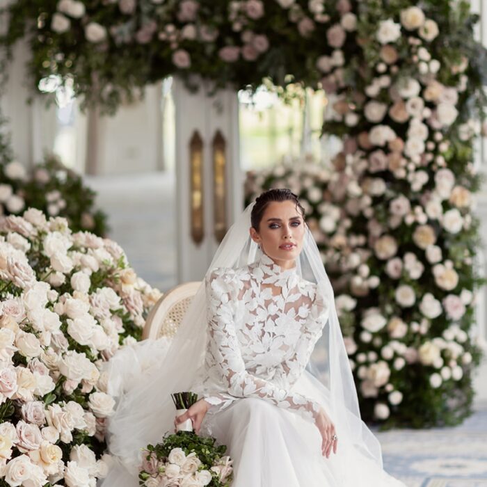 Sophisticated Luxury Wedding Decor: Greenery Arch with White Roses for a Perfect Wedding