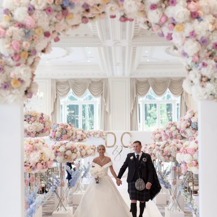 Sophisticated Luxury Wedding Decor: Greenery Arch with White Roses for a Perfect Wedding