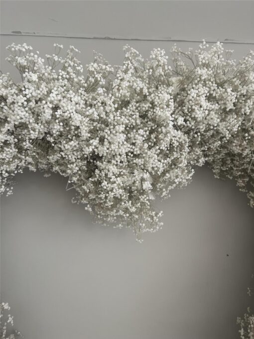 Wedding Arch with Hydrangea & Baby’s Breath – Heart-Shaped Floral Arrangement for Wedding Ceremony Decor