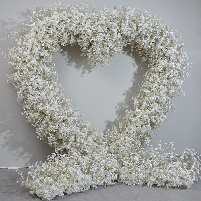 Wedding Arch with Hydrangea & Baby’s Breath – Heart-Shaped Floral Arrangement for Wedding Ceremony Decor