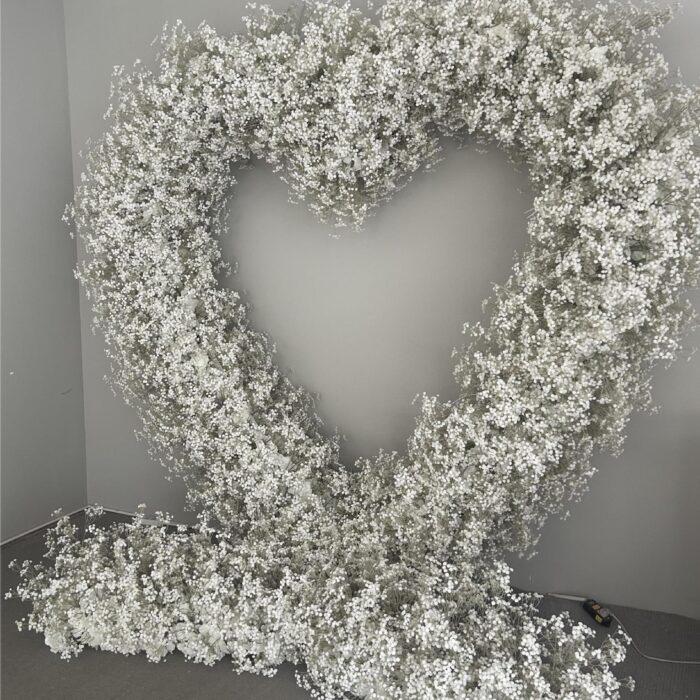Wedding Arch with Hydrangea & Baby’s Breath – Heart-Shaped Floral Arrangement for Wedding Ceremony Decor