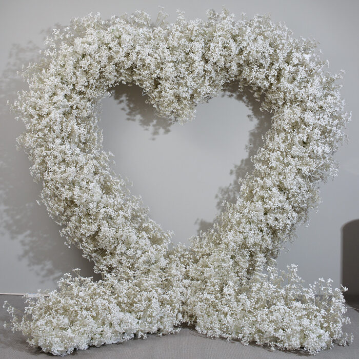 Wedding Arch with Hydrangea & Baby’s Breath – Heart-Shaped Floral Arrangement for Wedding Ceremony Decor