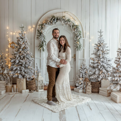White Christmas Backdrop and Arch Decorations for a Winter Wonderland Event