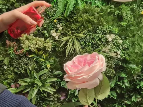 Artificial Flowers Look More Realistic