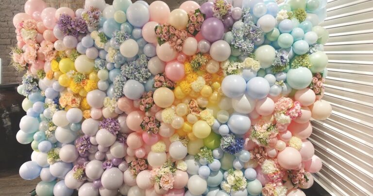 Comparación entre paredes de globos y paredes de flores: ¿Cuál es mejor?